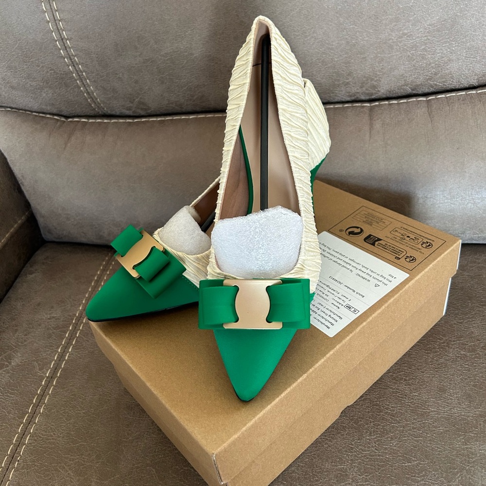 Elegant Green Women's Shoes with Bow Detail
